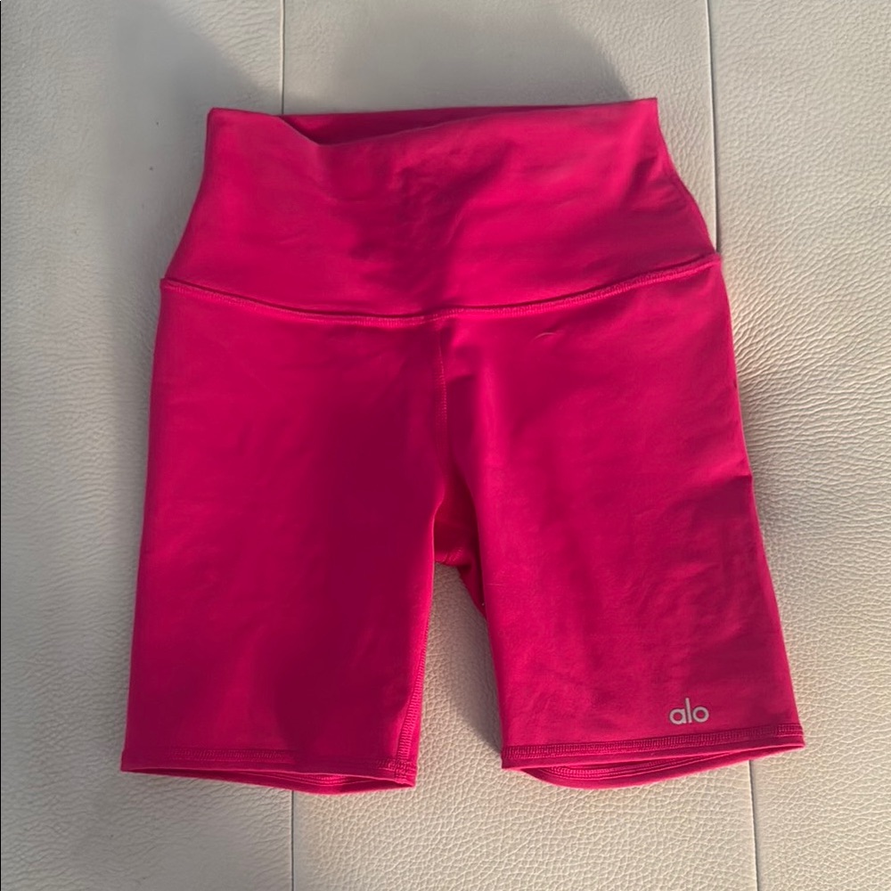 ALO Yoga Pink Bike Shorts with Wide Waistband Size 2 Like New